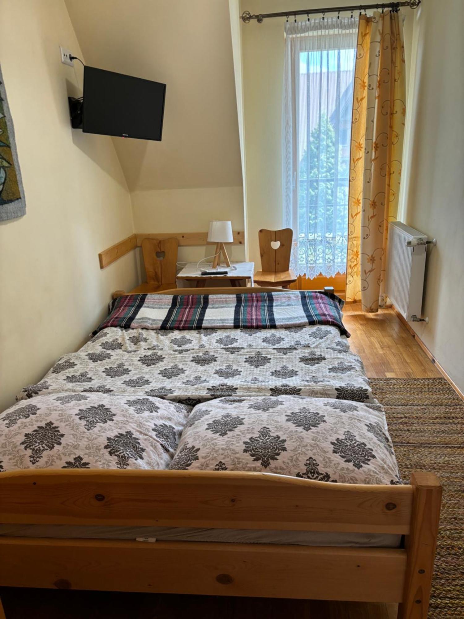 Pokoje Goscinne U Gordona Poronin Esterno foto