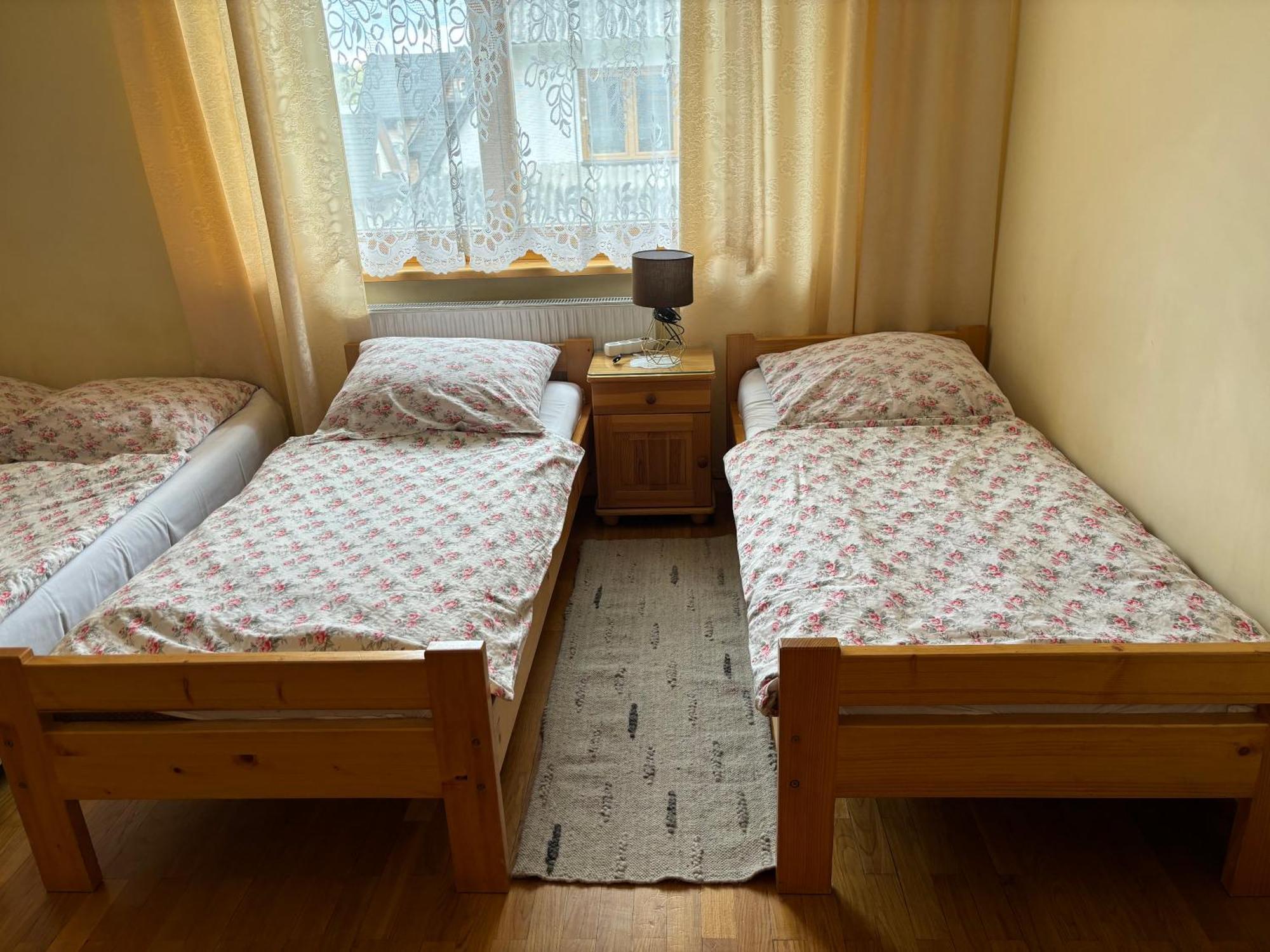Pokoje Goscinne U Gordona Poronin Esterno foto