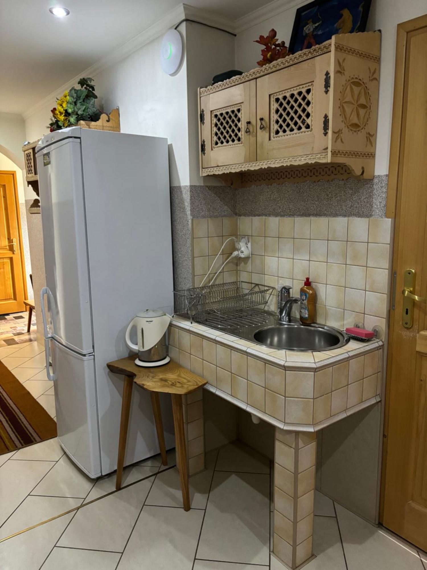 Pokoje Goscinne U Gordona Poronin Esterno foto